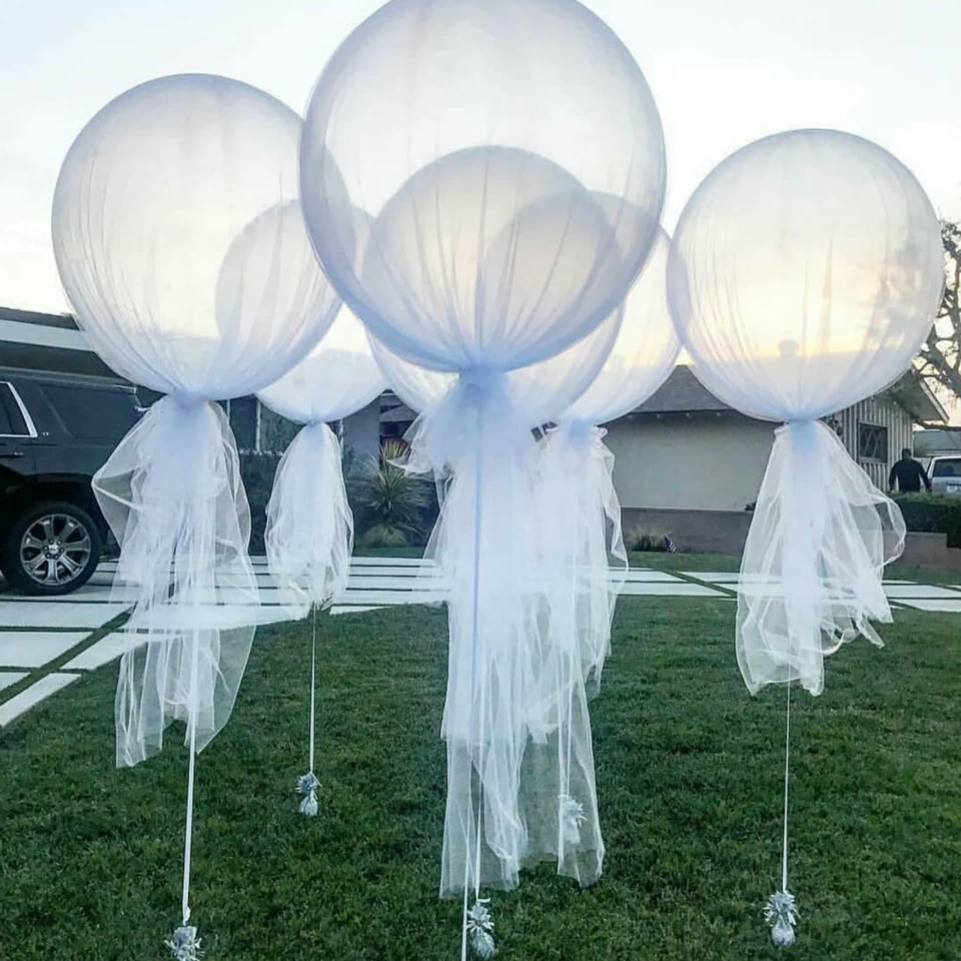 43426675 169760013906457 3171952657992515584 n - Balões em Decoração de Casamento? Pode? Não é feio?