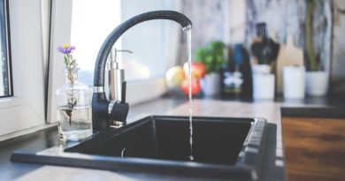 tap 791172 640 390x205 - Dicas práticas para limpeza da cozinha- Recém Casados